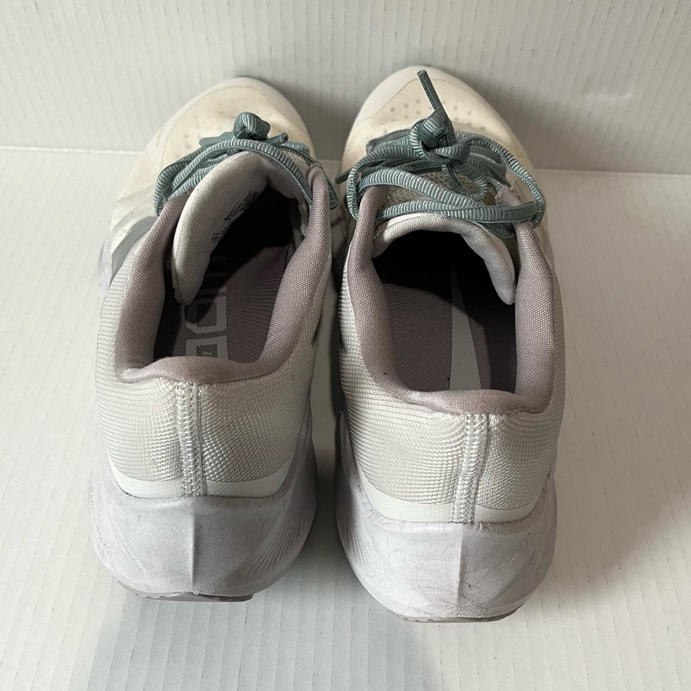 NIKE- Gray White and Green Athletic Shoes Size 9.5 - Picture 3 of 5